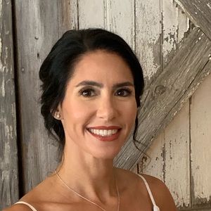 Meet your Posher, Elia